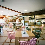 אתר נופש Villas Elenite 3*