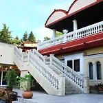 Resort Villas Elenite 3*