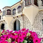 Villas Elenite Resort