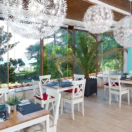 Resort Villas Elenite 3*