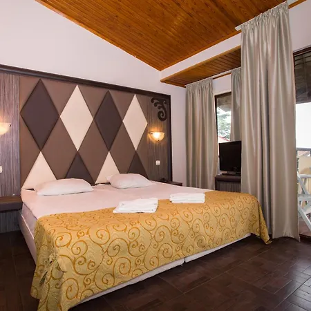 Resort Villas Elenite 3*