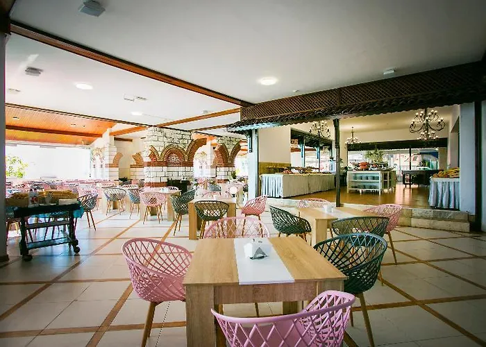 Resort Villas Elenite 3*