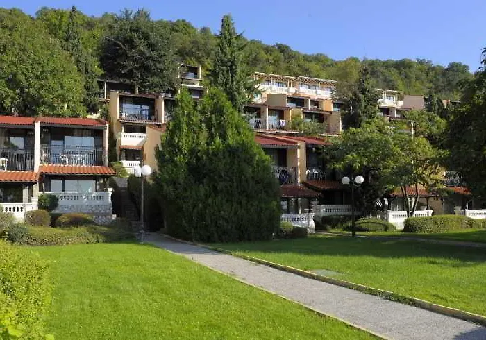 Villas Elenite Resort