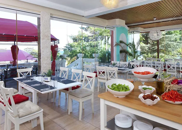 Villas Elenite Resort