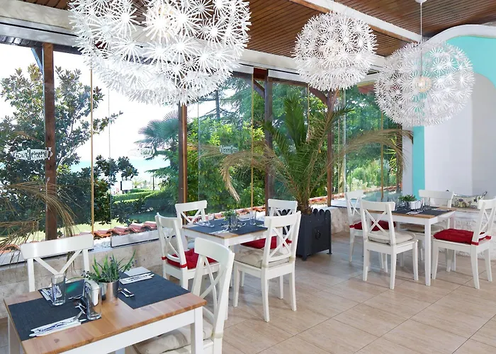 Resort Villas Elenite 3*