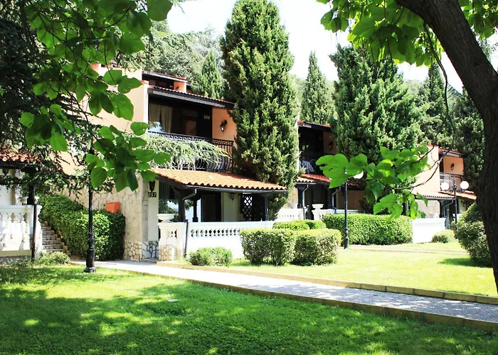 Villas Elenite 3*
